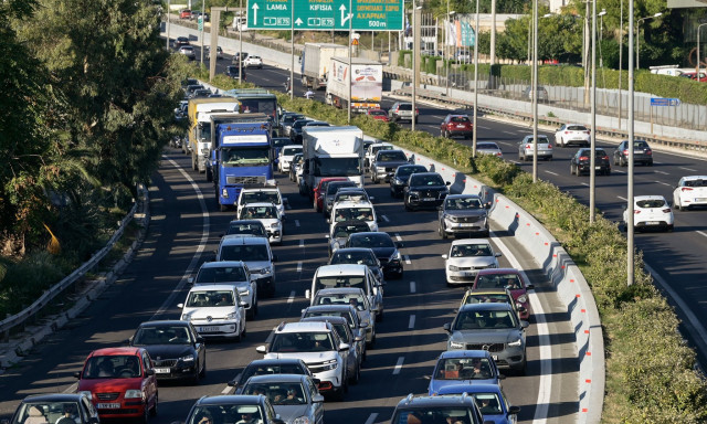Κίνηση: «Βράζουν» Κηφισός, Κηφισίας και κέντρο - Μεγάλες καθυστερήσεις στην Αττική Οδό