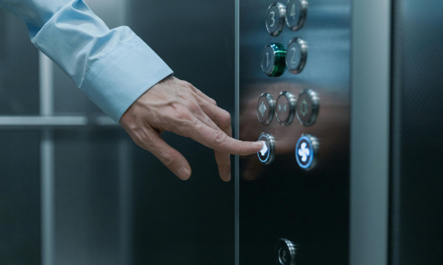 ΠΟΜΙΔΑ: Άνοιξε το μητρώο απογραφής ανελκυστήρων