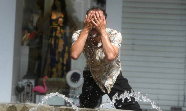 Καιρός: Δύσκολη η αποψινή νύχτα - Γιατί θεωρείται «τροπική» και πού θα έχει πάνω από 25 βαθμούς