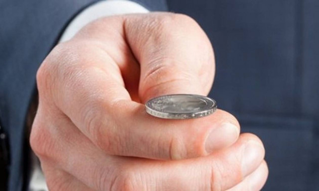 Το απλό κόλπο με το ποτήρι και το κέρμα που δεν πρέπει να αγνοήσεις πριν φύγεις διακοπές