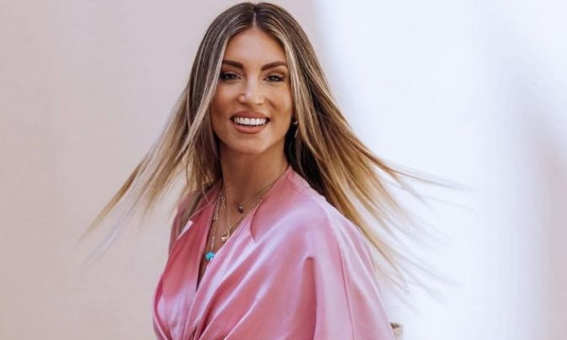 Αθηνά Οικονομάκου: «Με ενοχλούν οι άνθρωποι του αεροδρομίου που δίνουν το όνομα και τις πτήσεις μου»