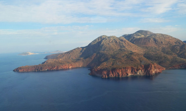 Νίσυρος: Το μαγευτικό νησί των Δωδεκανήσων που συνδυάζει την άγρια φυσική ομορφιά με την ιστορία