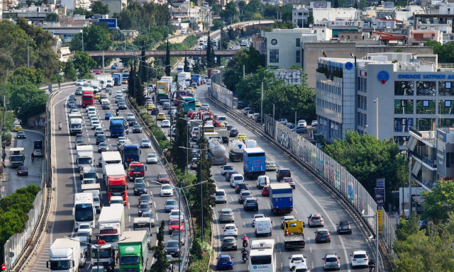 «Κολλημένοι»… οι οδηγοί στον Κηφισό: 6,5 εκατ. χαμένες ώρες στην κίνηση το 2024