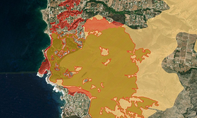 Φωτιά Παλαιά Φώκαια: Πάνω από 2.000 στρέμματα έγιναν «στάχτη» - Χάρτης της καταστροφής