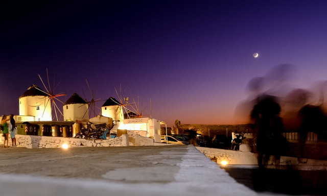 Μύκονος: Απειλούσε κόσμο με πιστόλι έξω από νυχτερινά καταστήματα