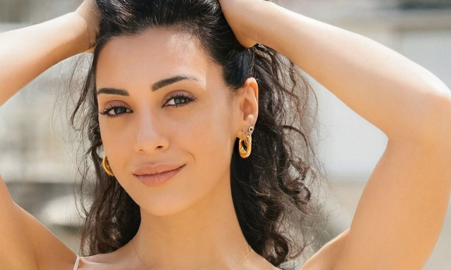 Ευγενία Σαμαρά: Πόζαρε ξέγνοιαστη στη Σέριφο με την Δανάη Παππά - Οι φωτογραφίες από την παραλία