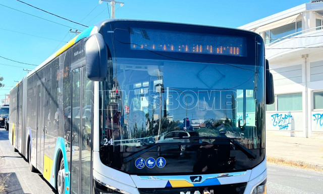 Θρίλερ στα Σπάτα: «Μπήκε μέσα με μαχαίρι και απειλούσε», λέει συνάδελφος του οδηγού του λεωφορείου