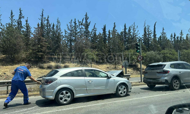 Τροχαίο ατύχημα στην Κατεχάκη - Κυκλοφοριακό κομφούζιο στο ρεύμα προς Καρέα - Δείτε εικόνες