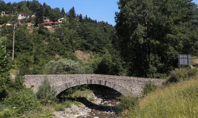Τραγωδία στην Πιερία: Νεκρή 14χρονη που έπεσε από γέφυρα