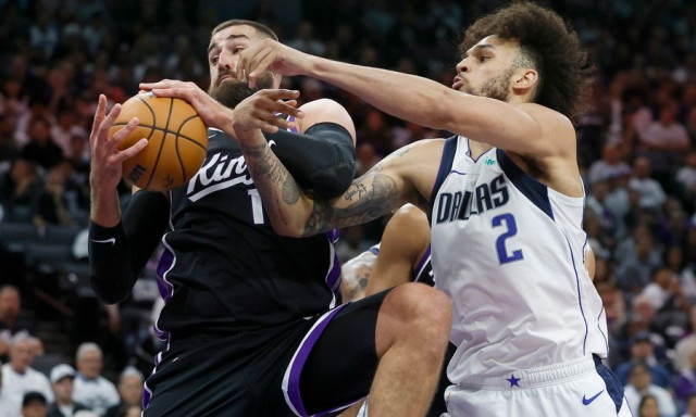 NBA: Στους Νάγκετς ο Βαλαντσιούνας, στους Κινγκς ο Σάριτς