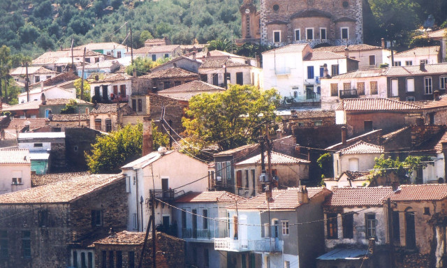 Δόμηση σε οικισμούς κάτω των 2.000 κατοίκων: 8 ερωταπαντήσεις - Όλα όσα πρέπει να γνωρίζετε