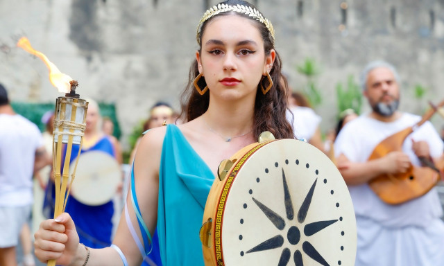 Εκθαμβωτική γιορτή στη Νάπολη: Γιορτάζουν την ίδρυσή τους από τους Έλληνες - Δείτε εικόνες