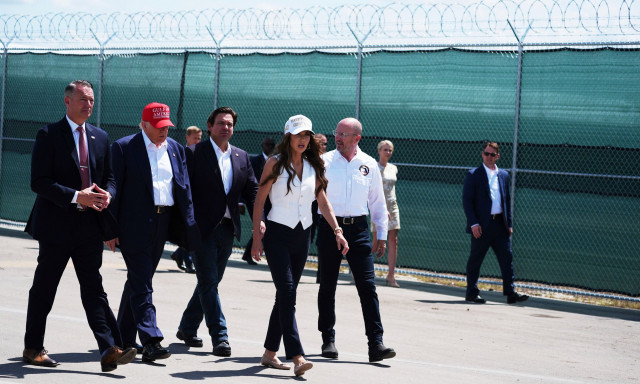 Τα «γαλλικά» του Τραμπ για τον Μπάιντεν από τη φυλακή Alligator Alcatraz