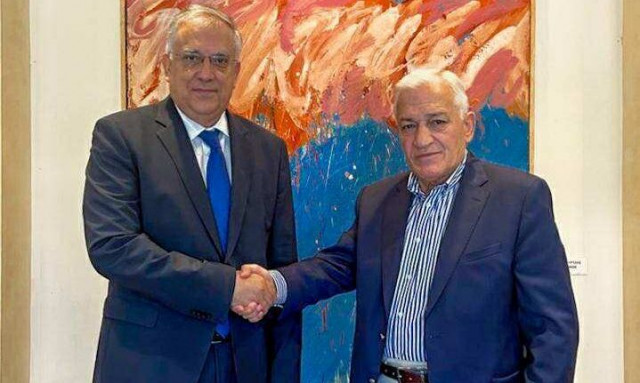 Συνάντηση Θεοδωρικάκου με τον πρόεδρο της ΚΕΔΕ: Η πρόταση για τις λαϊκές αγορές