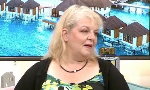 Φωτεινή Μπαξεβάνη: «Έπαθα σοκ όταν πέθανε η Καίτη Κωνσταντίνου, δεν ήξερα ότι ήταν άρρωστη»