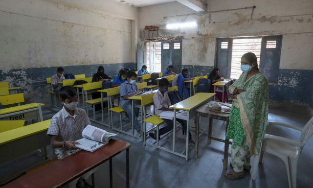 Ινδία: 40χρονη δασκάλα αποπλάνησε 16χρονο - Τον πήγαινε σε 5άστερα ξενοδοχεία