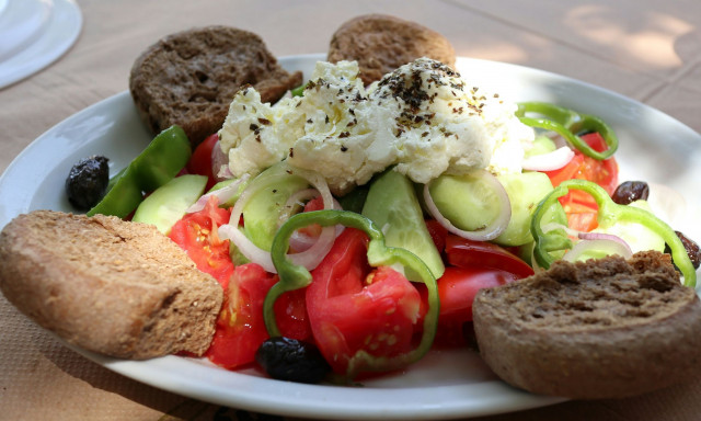 Κρητικά φαγητά: 4+1 υγιεινές επιλογές που πρέπει να βάλεις στο μενού σου