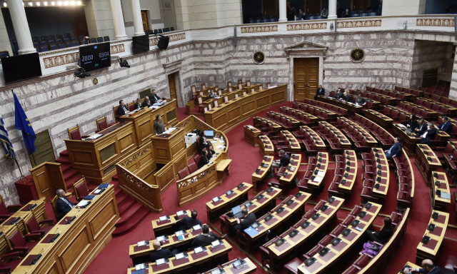 Βουλή: Υπερψηφίστηκε το ενεργειακό νομοσχέδιο με βελτιωτικές αλλαγές