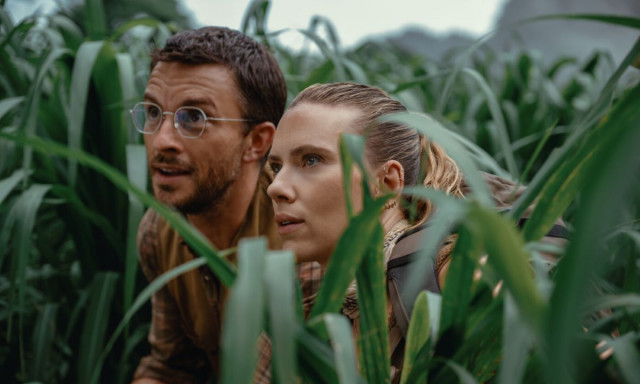 Νέες ταινίες: Η Σκάρλετ Γιοχάνσον τα βάζει με τους δεινόσαυρους στο «Jurassic World: Αναγέννηση»