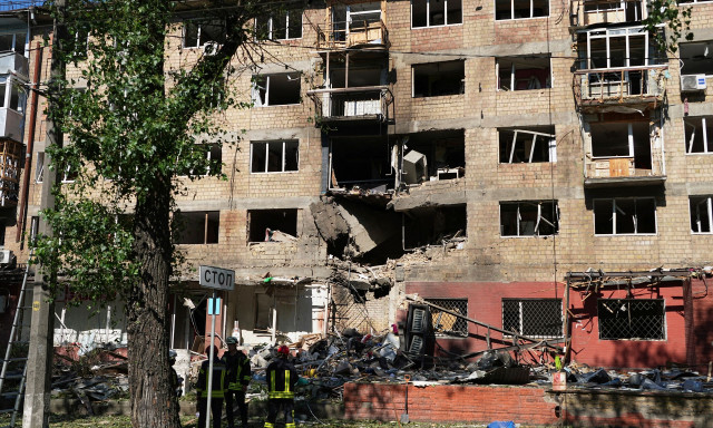 Η Μόσχα βομβάρδισε το Κίεβο μετά την απογοητευτική συνομιλία Τραμπ-Πούτιν