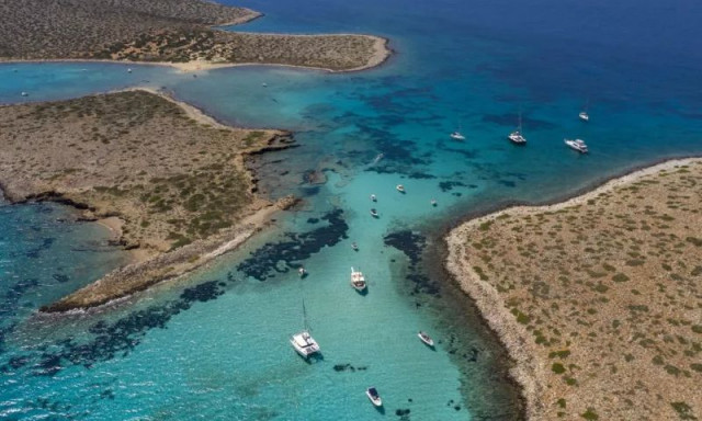 Περιήγηση στην Αντίπαρο: Ένα γραφικό νησάκι στην καρδιά των Κυκλάδων