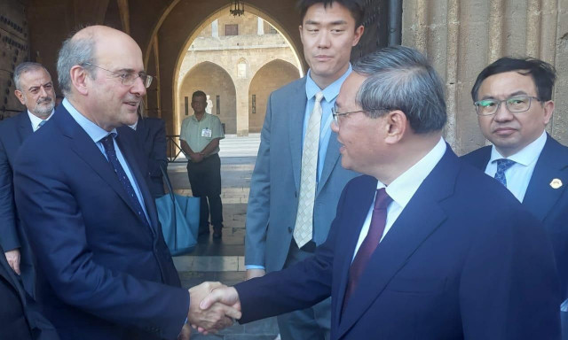 Συνάντηση του Κωστή Χατζηδάκη με τον πρωθυπουργό της Κίνας στη Ρόδο