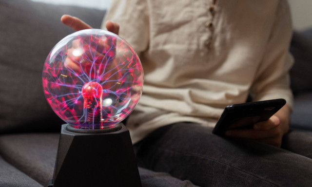 Στατικός ηλεκτρισμός: Πώς να αποφύγετε ενοχλητικούς σπινθήρες