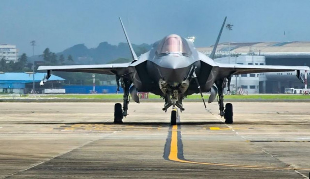 Φιάσκο με το βρετανικό F-35 στην Ινδία: Ένα μήνα καθηλωμένο και υπό φρούρηση
