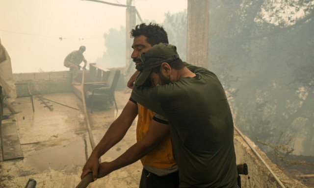 Μεγάλες πυρκαγιές στη Συρία - Η Τουρκία στέλνει αεροσκάφη και πυροσβεστικά