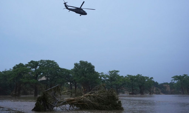 Τουλάχιστον 24 νεκροί εξαιτίας των πλημμυρών στο Τέξας – Αγωνία για αρκετούς αγνοούμενους