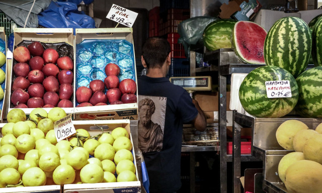 Ακρίβεια: «Πικρή» γεύση στα καλοκαιρινά φρούτα λόγω τιμής – Αυτό είναι το πιο «τσιμπημένο»