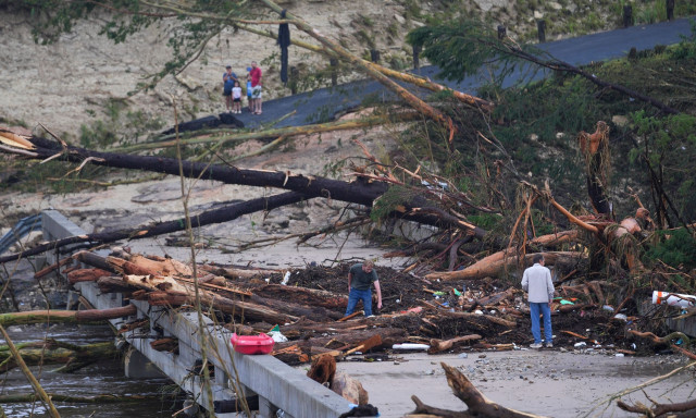 Τέξας: Τα ορμητικά νερά παρέσυραν ολόκληρο σπίτι – Συγκλονιστικό βίντεο