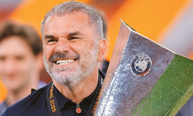 Ανζ Ποστέκογλου στο Ρέθυμνο: Ο προπονητής του Europa League απολαμβάνει διακοπές