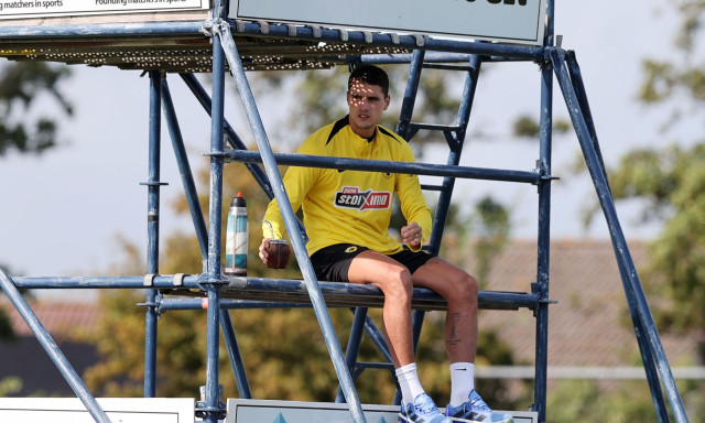 ΑΕΚ: Ο Λαμέλα βλέπει το φιλικό με τη Μπέερσχοτ από… σκαλωσιά!