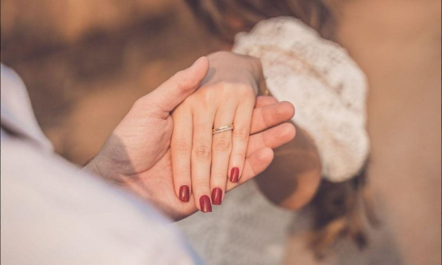 Λευκάδα: 24χρονη κατέρρευσε ενώ της γίνονταν πρόταση γάμου - Μάχη για να κρατηθεί στη ζωή