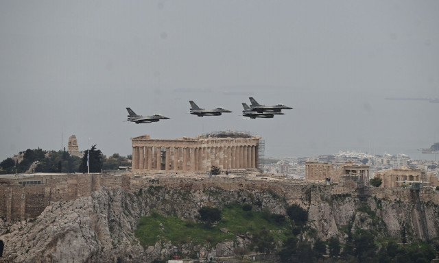 Διελεύσεις μαχητικών αεροσκαφών, σήμερα πάνω από την Αττική