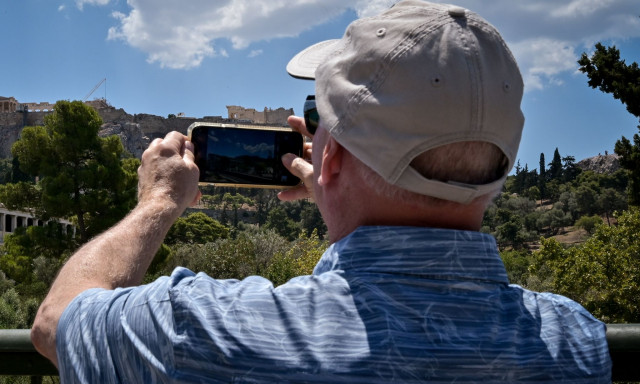 Καύσωνας: Νέο έκτακτο δελτίο ΕΜΥ: Έρχονται 43άρια - Πέμπτη και Παρασκευή οι πιο δύσκολες μέρες