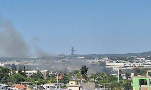 Φωτιά τώρα σε υπαίθριο χώρο στο Μενίδι