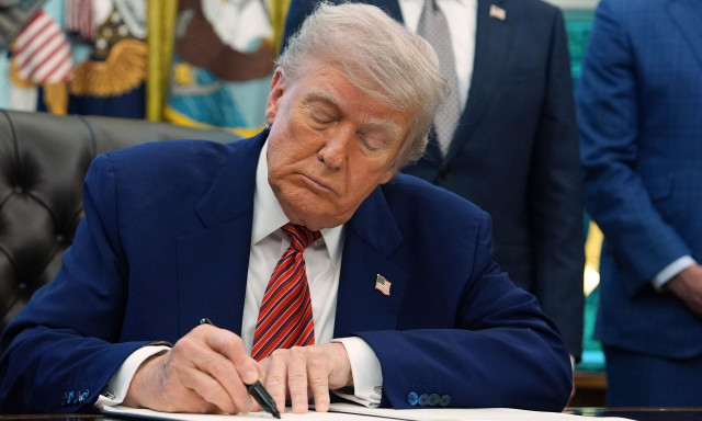 ΗΠΑ: Ο Τραμπ ενημερώνει ηγέτες κρατών για τους δασμούς που αποφάσισε να επιβάλει από 1η Αυγούστου