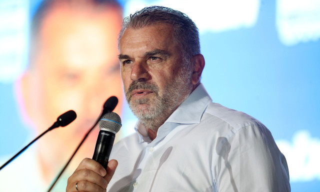 Κλήρωση Super League: Βραβεύτηκε ο Ποστέκογλου - «Θέλω να κάνω περήφανη την Ελλάδα»