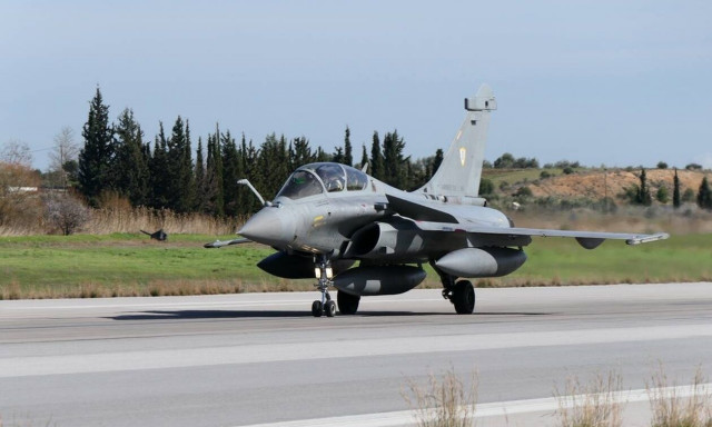 Συναγερμός στην Τανάγρα: Συνελήφθησαν τέσσερις Ασιάτες να φωτογραφίζουν τα Rafale