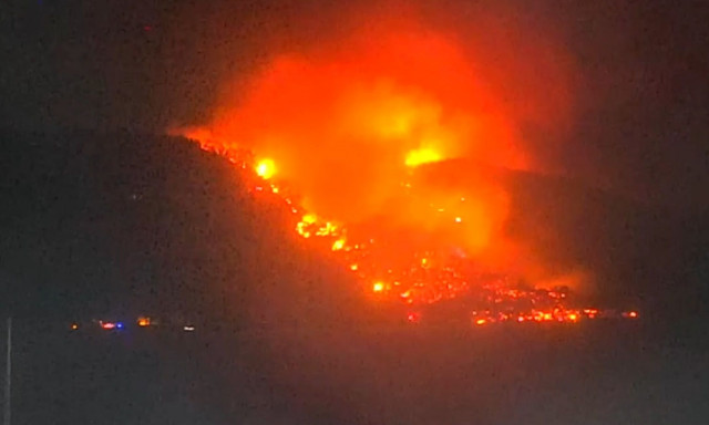 Φωτιά στη Θάσο – Ενισχύονται οι πυροσβεστικές δυνάμεις στο νησί