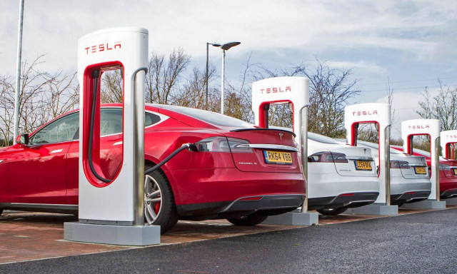 Καύσωνας και ηλεκτρικά αυτοκίνητα: Υπάρχει πρόβλημα;