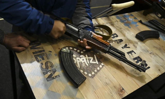 Χανιά: Οπλοστάσιο σε στάνη στα Σφακιά – 25χρονος συνελήφθη με Καλάσνικοφ και κατηγορίες για ζωοκλοπή