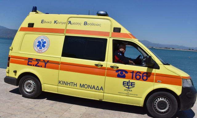 Τραγωδία στην Αντίπαρο: Νεκρός πατέρας δύο παιδιών - Καταπλακώθηκε από σκαπτικό μηχάνημα