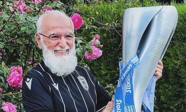 ΠΑΟΚ: Στην Τούμπα ο Σαββίδης - Μιλάει με Λουτσέσκου και παίκτες