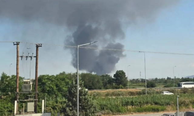 Φωτιά τώρα στη Σίνδο