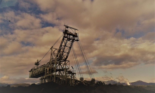 «Ο μελαγχολικός εργάτης»: Η έρευνα του Άρη Ασπρούλη για το αποτύπωμα της κρίσης στους εργαζόμενους