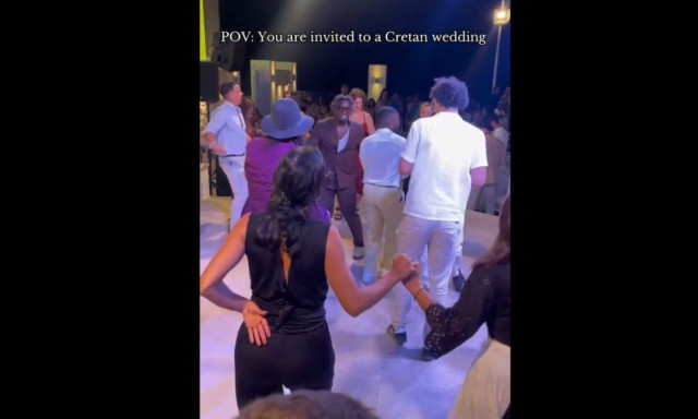 Όταν οι τουρίστες χορεύουν κρητικά σε γάμο στην Κρήτη: Το viral βίντεο του TikTok