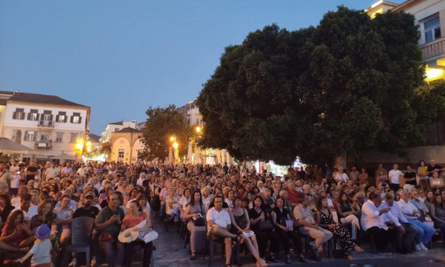 34ο Φεστιβάλ Ναυπλίου: Αυλαία στην κατάμεστη Πλατεία Συντάγματος με μεγαλειώδη συναυλία - Βίντεο